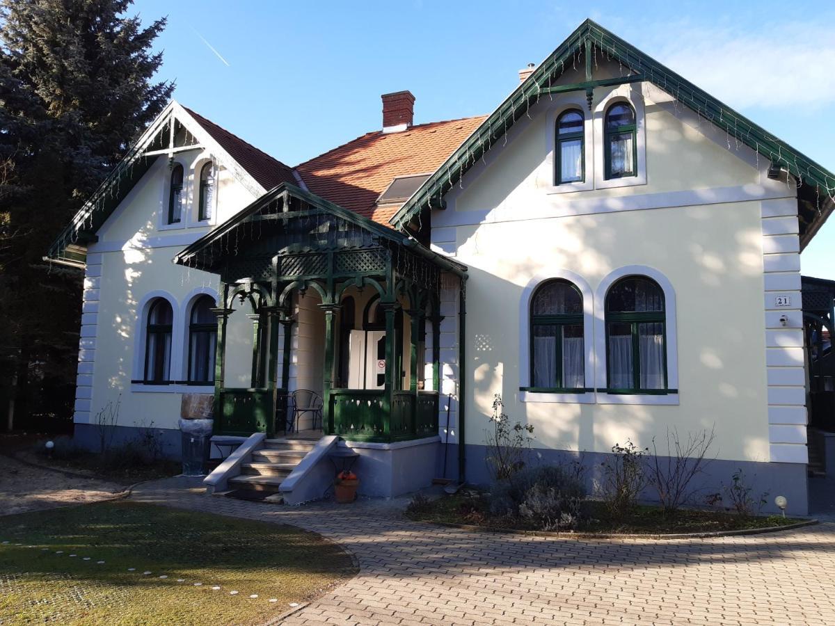 Szalay Villa Veszprem Ngoại thất bức ảnh